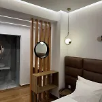 Ansi Paradiso * Sarandë