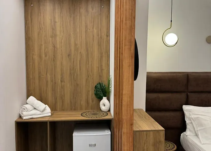 Ansi Paradiso * Saranda