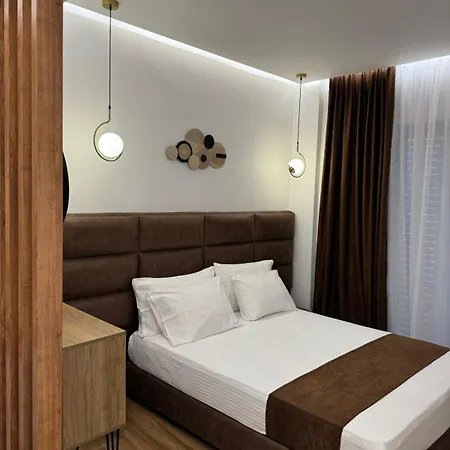 Ansi Paradiso Sarandë