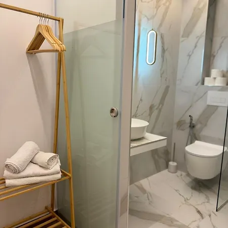 Ansi Paradiso Sarandë