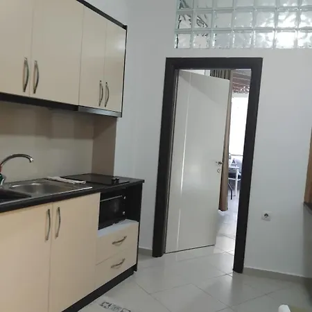 Ansi Paradiso * Sarandë